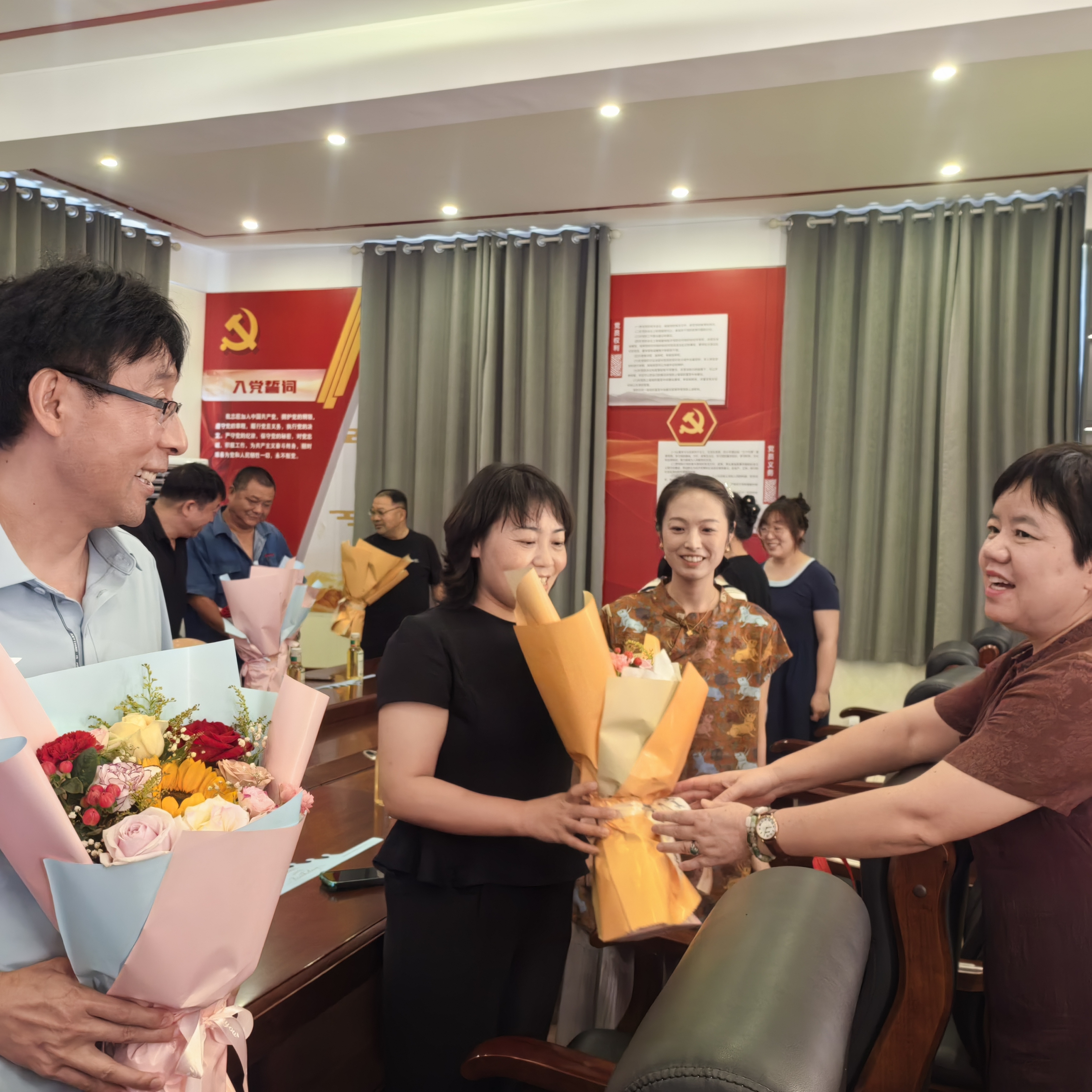 c9d864e2b8734de9a015ef1de251bc3d.jpg
