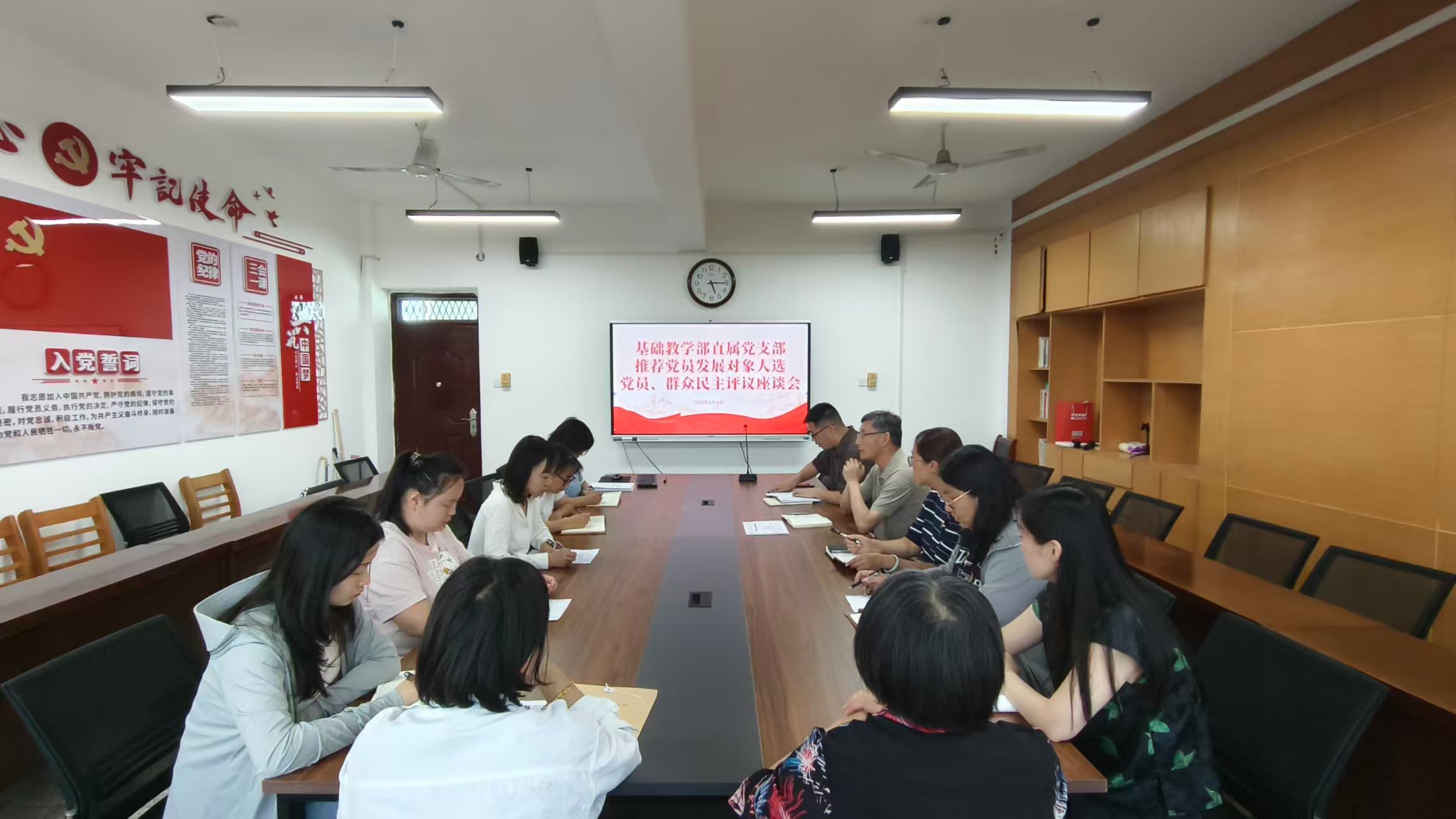 ec82a015a8ea4c72a3ae45fac070e730.jpg ec82a015a8ea4c72a3ae45fac070e730.jpg