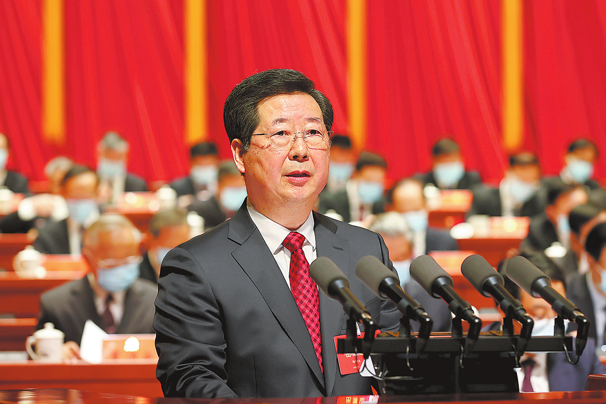 高举伟大旗帜牢记领袖嘱托 为确保高质量建设现代化河南 确保高水平实现现代化河南而努力奋斗 高举伟大旗帜牢记领袖嘱托 为确保高质量建设现代化河南 确保高水平实现现代化河南而努力奋斗